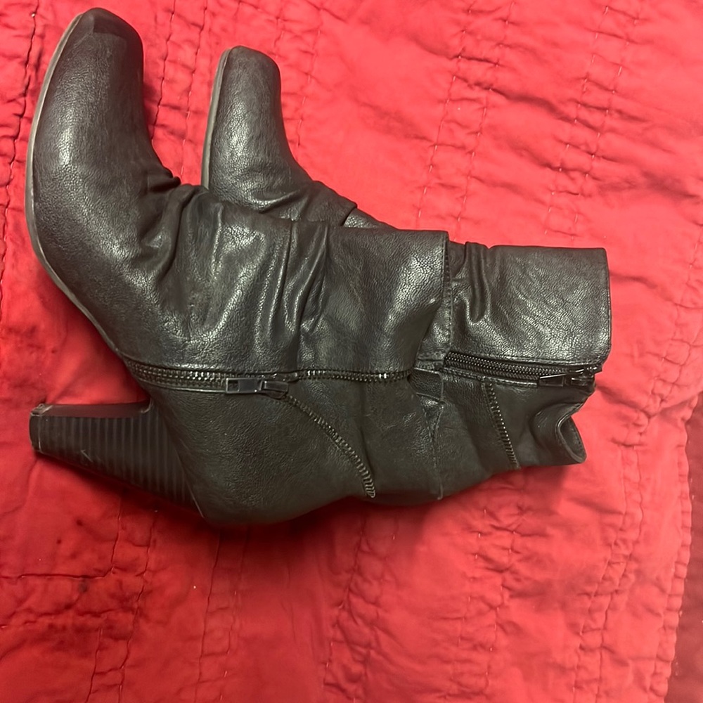 Ladies boots, good condition, heels scuffed